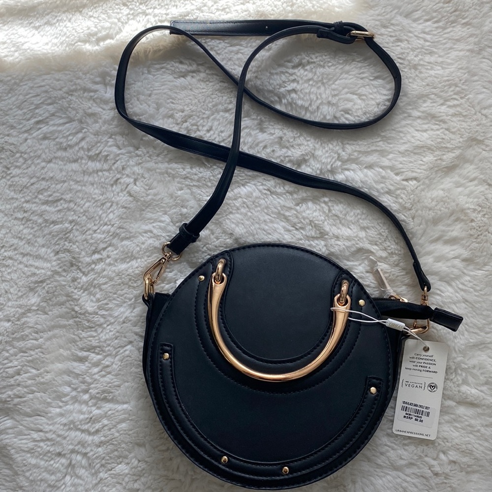 Black and gold shoulder/handbag